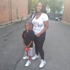 Meet your Posher, Dee